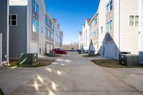 $1,725 | 2341 East 18th Street, Chattanooga, TN 37404