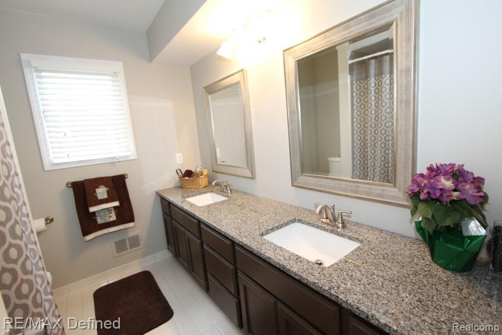 991 River Mist Drive Rochester, MI 48307 - Photo 19 of 28