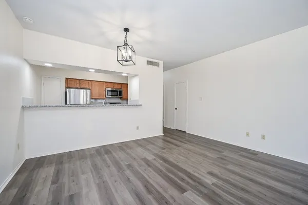 $1,850 | 338 Wilcrest Drive, Unit 338, Houston, TX 77042