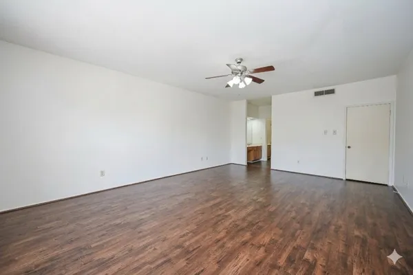 $1,850 | 338 Wilcrest Drive, Unit 338, Houston, TX 77042