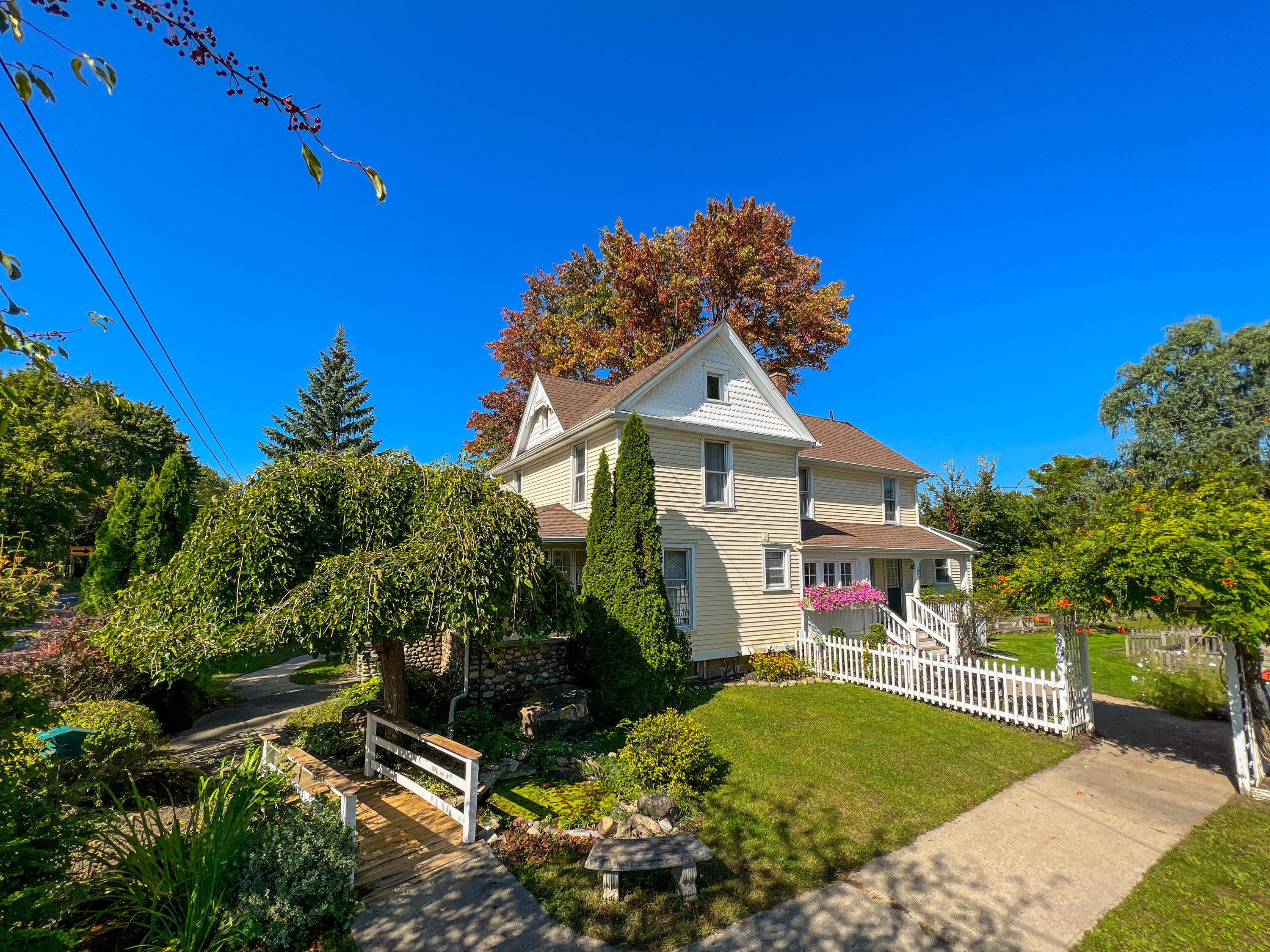 1451 Bogie Lake Road White Lake, MI 48383 - Photo 1 of 40 Main Photo
