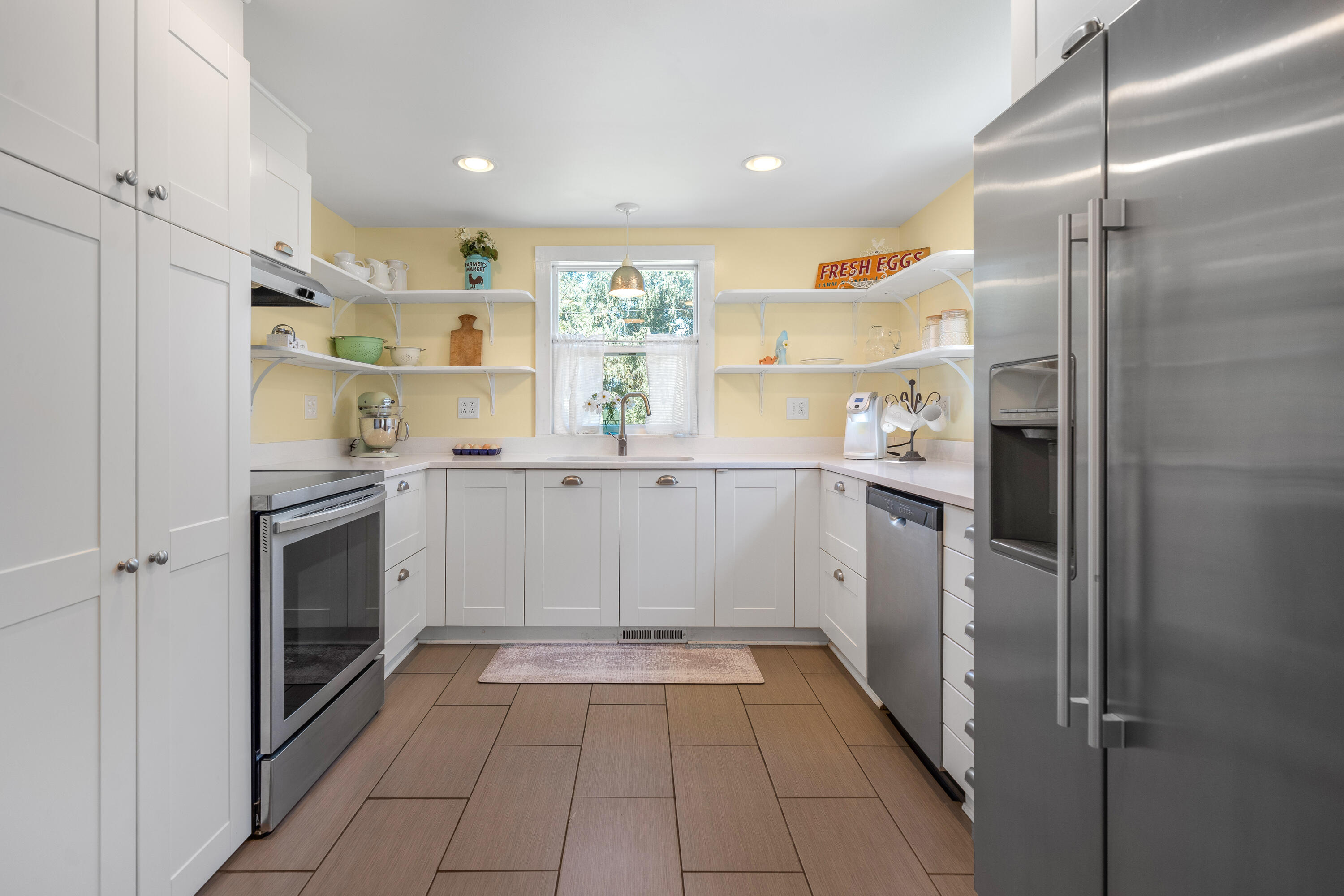 1451 Bogie Lake Road White Lake, MI 48383 - Photo 16 of 40 Kitchen