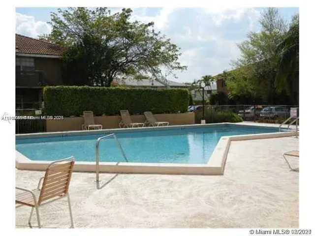 $2,100 | 758 Northwest 103rd Terrace, Unit 201, Pembroke Pines, FL 33026