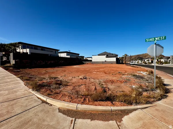 $650,000 | 5149 West 2150 South, Hurricane, UT 84737
