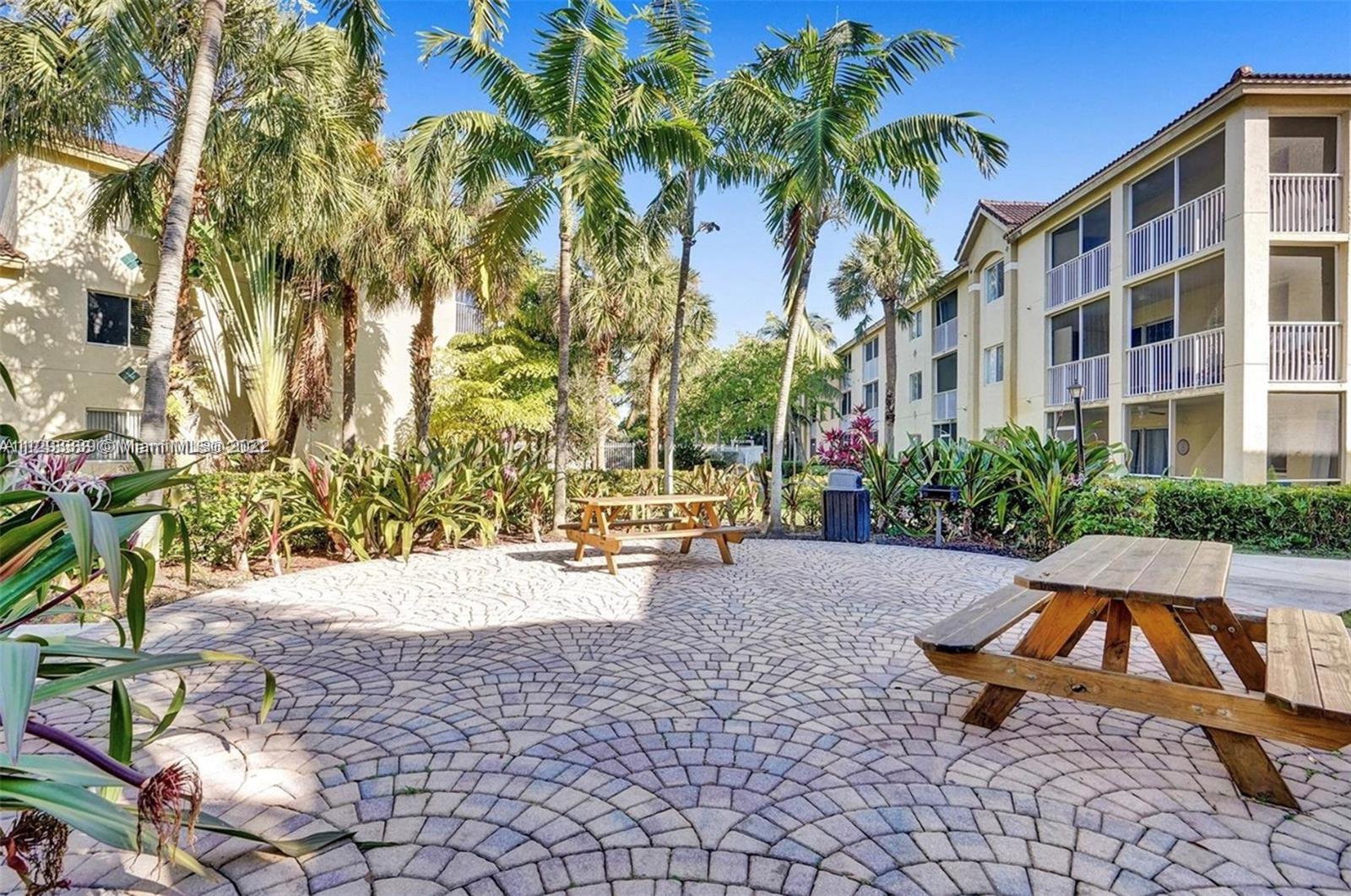 410 South Park Road, Unit 1307 Hollywood, FL 33021 - Photo 3 of 19 Gallery Image 3