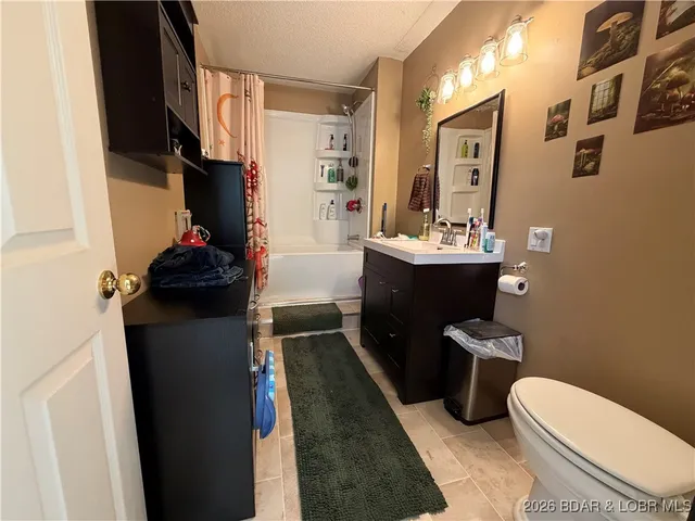 $249,999 | 25097 Old Sante Fe Road, Versailles, MO 65084