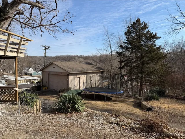 $249,999 | 25097 Old Sante Fe Road, Versailles, MO 65084