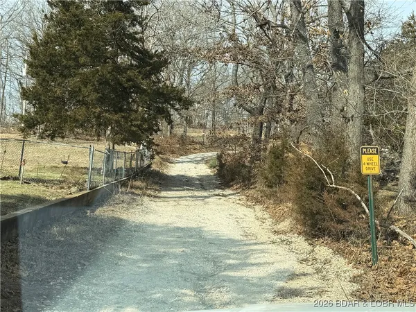 $199,900 | 25097 Old Sante Fe Road, Versailles, MO 65084