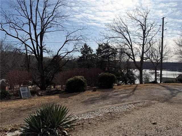 $249,999 | 25097 Old Sante Fe Road, Versailles, MO 65084