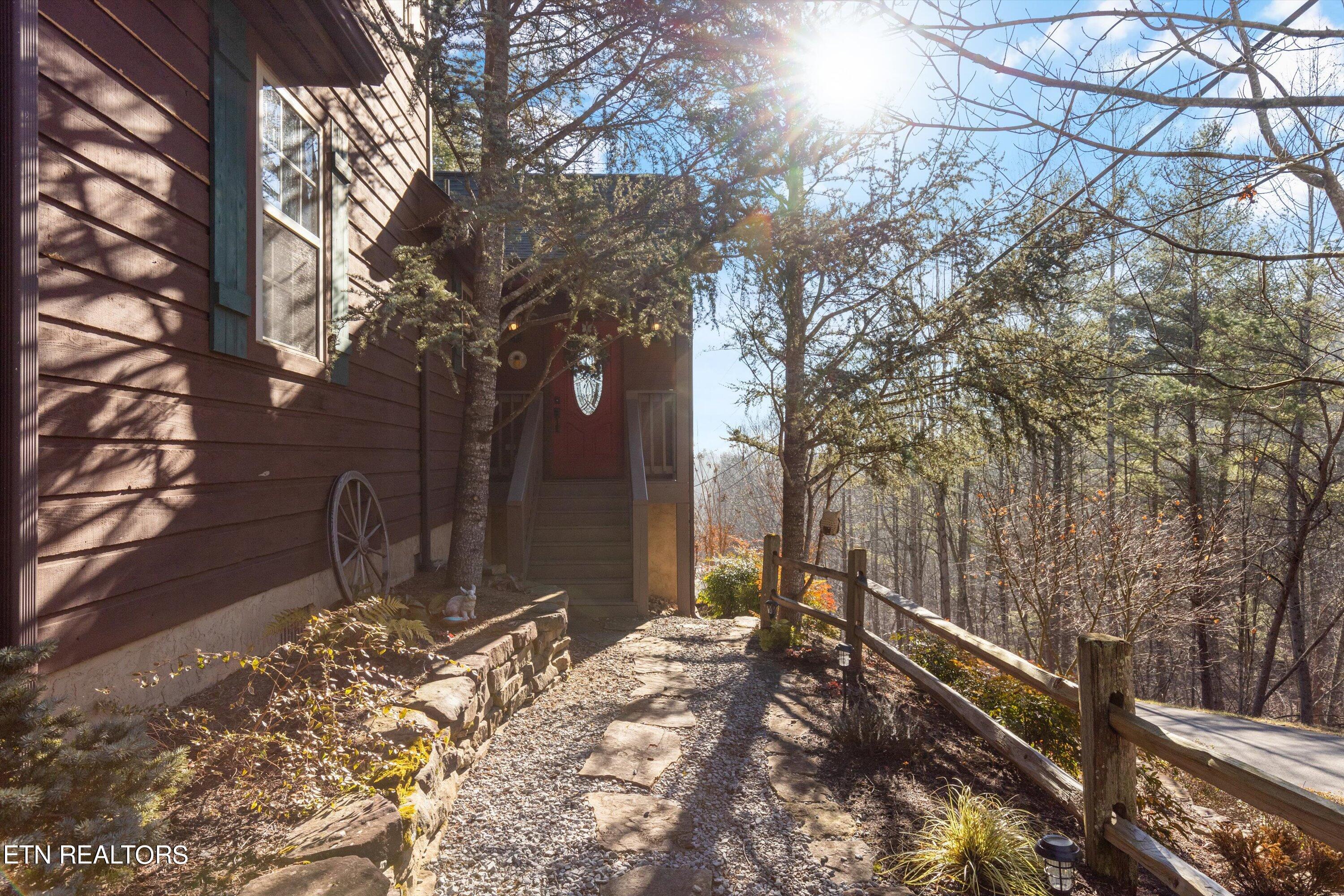 534 Nathans Nook Road Townsend, TN 37882 - Photo 4 of 44 04-534NathansNookRd31