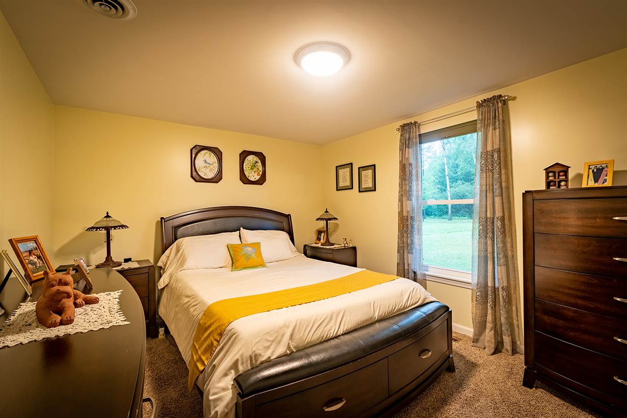 2113 South 5 Mile Road Midland, MI 48640 - Photo 6 of 21 1877133-5.JPG