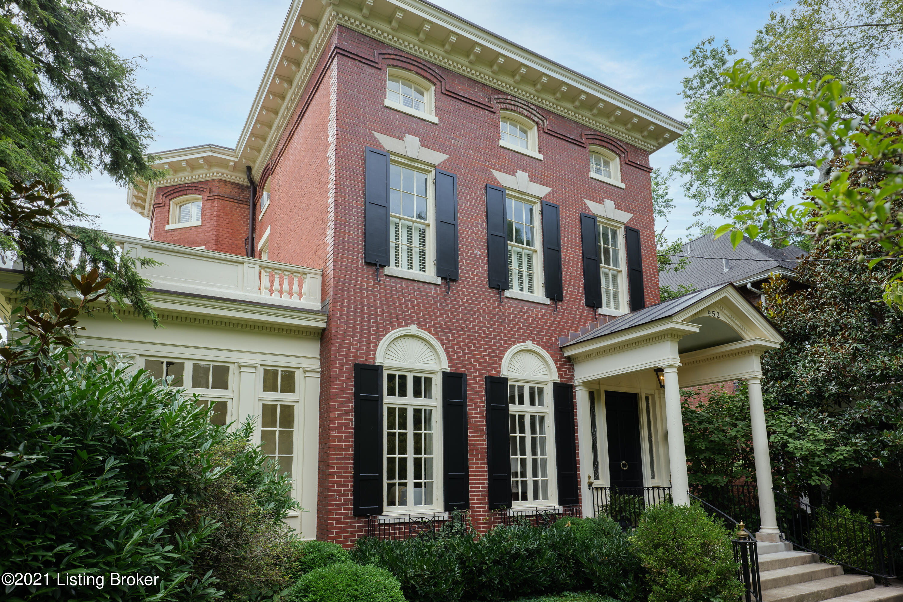 952 Cherokee Road Louisville, KY 40204 - Photo 1 of 30 TF - JS - Cherokee (28 of 32)