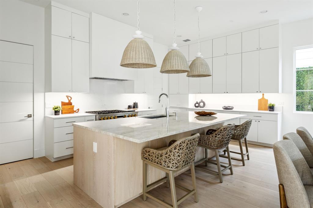 7526 Kenwell Street Dallas, TX 75209 - Photo 5 of 16