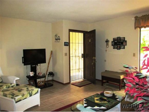 1190 Ramar Road, Unit 44 Bullhead City, AZ 86442 - Photo 3 of 18 Living Room