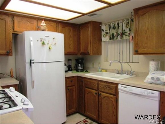 1190 Ramar Road, Unit 44 Bullhead City, AZ 86442 - Photo 9 of 18 Kitchen