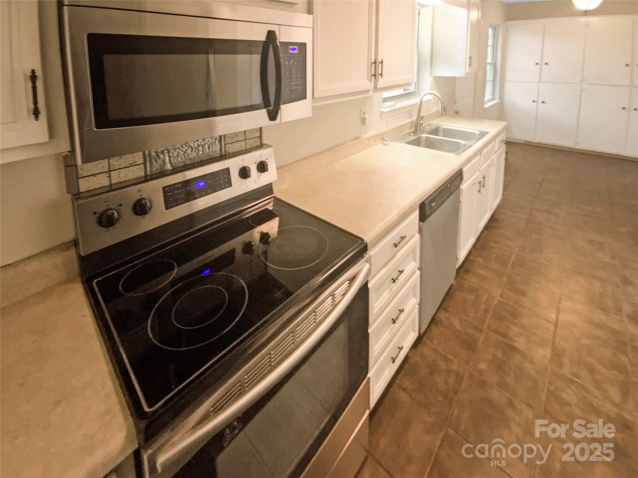 10905 Park Road Charlotte, NC 28226 - Photo 6 of 23
