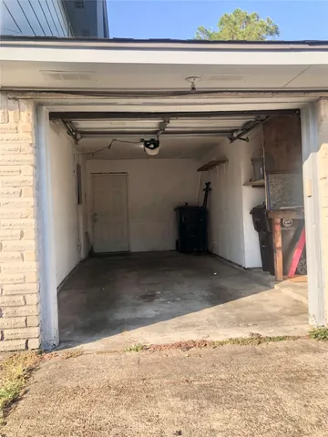 a view of a garage
