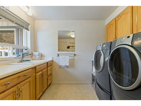 $625,000 | 128 Market Lane, Myrtle Creek, OR 97457