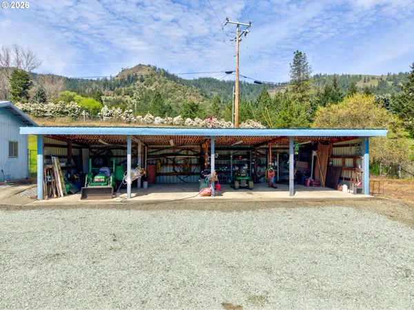 $625,000 | 128 Market Lane, Myrtle Creek, OR 97457