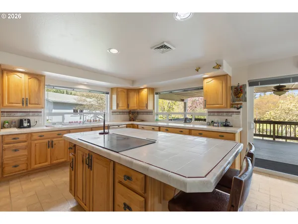 $625,000 | 128 Market Lane, Myrtle Creek, OR 97457