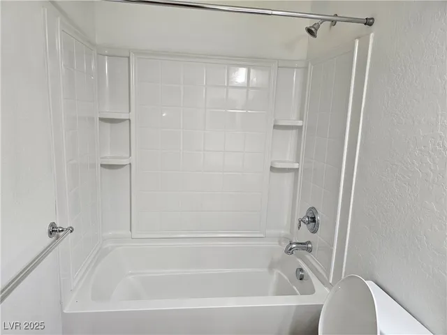 $3,600 | 2553 Chateau Clermont Street, Henderson, NV 89044