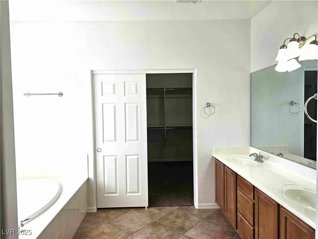 $3,600 | 2553 Chateau Clermont Street, Henderson, NV 89044