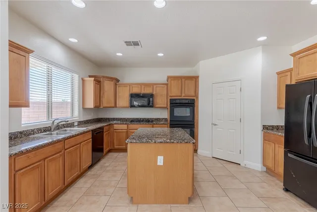 $3,600 | 2553 Chateau Clermont Street, Henderson, NV 89044