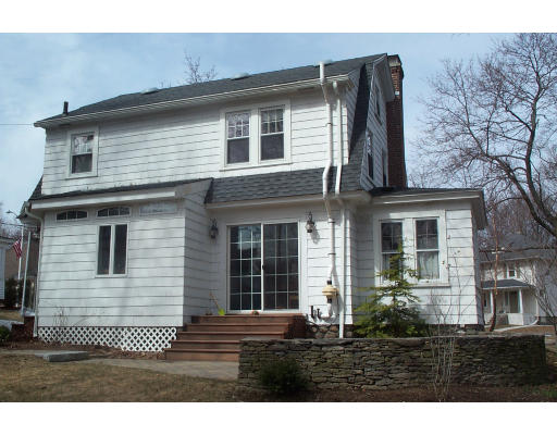 64 Thorndyke Road Worcester, MA 01606 - Photo 3 of 11