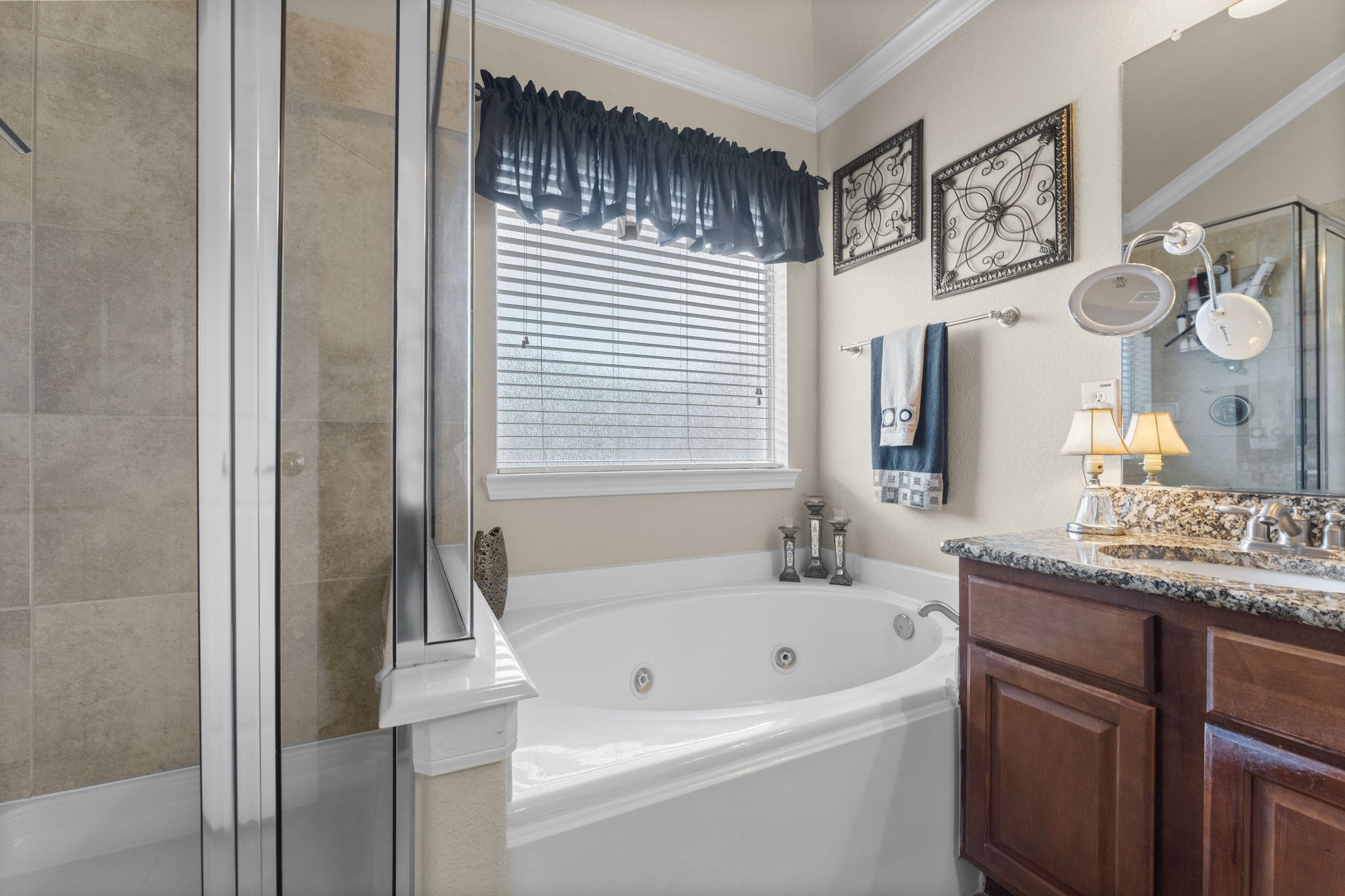 4618 Countrypines Drive Spring, TX 77388 - Photo 17 of 23 Primary Bathtub