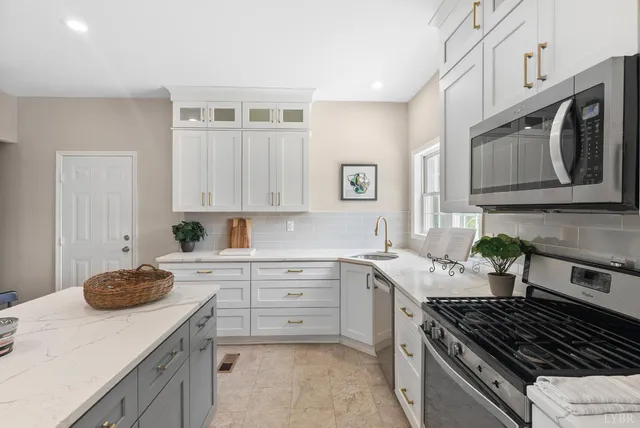 a close view of a bathtub in a bathroom