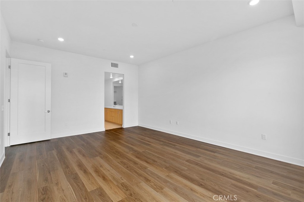 1407 Rivington Irvine, CA 92612 - Photo 15 of 34 Primary Bedroom Suite