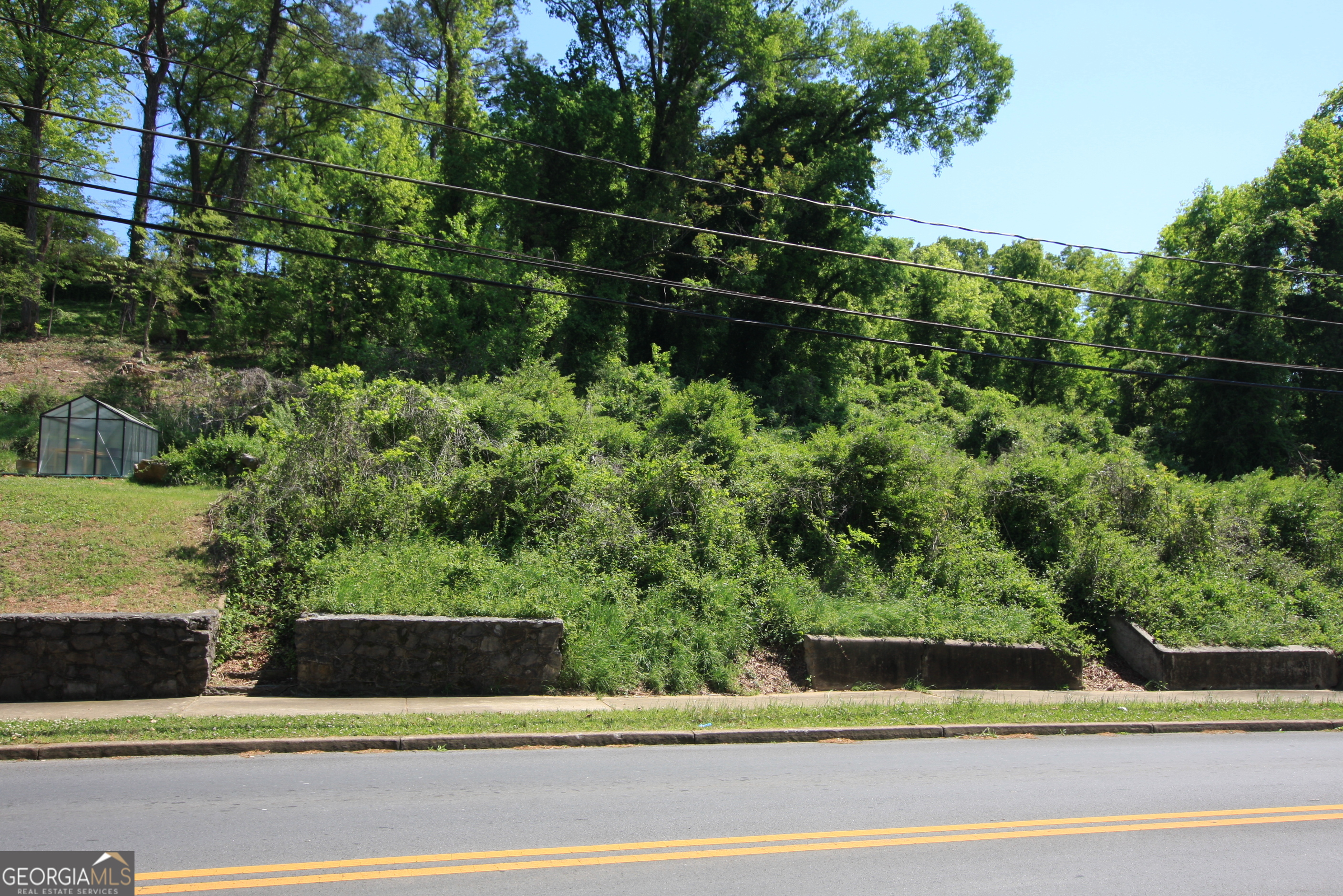 527 South Broad Street Rome, GA 30161 - Photo 3 of 5 a view of a yard and front view of a house