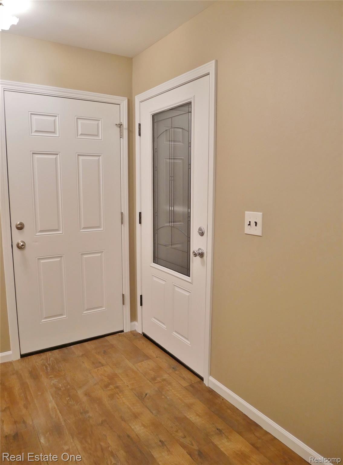 65 Manor Way Rochester, MI 48309 - Photo 2 of 26 entry.JPG