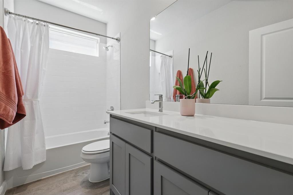 5605 Round Hl Road Denton, TX 76210 - Photo 11 of 15 Full Bathroom