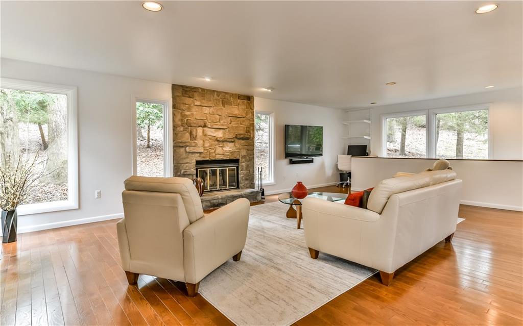 256 Valley Road Wexford, PA 15090 - Photo 3 of 25 Gallery Image 3