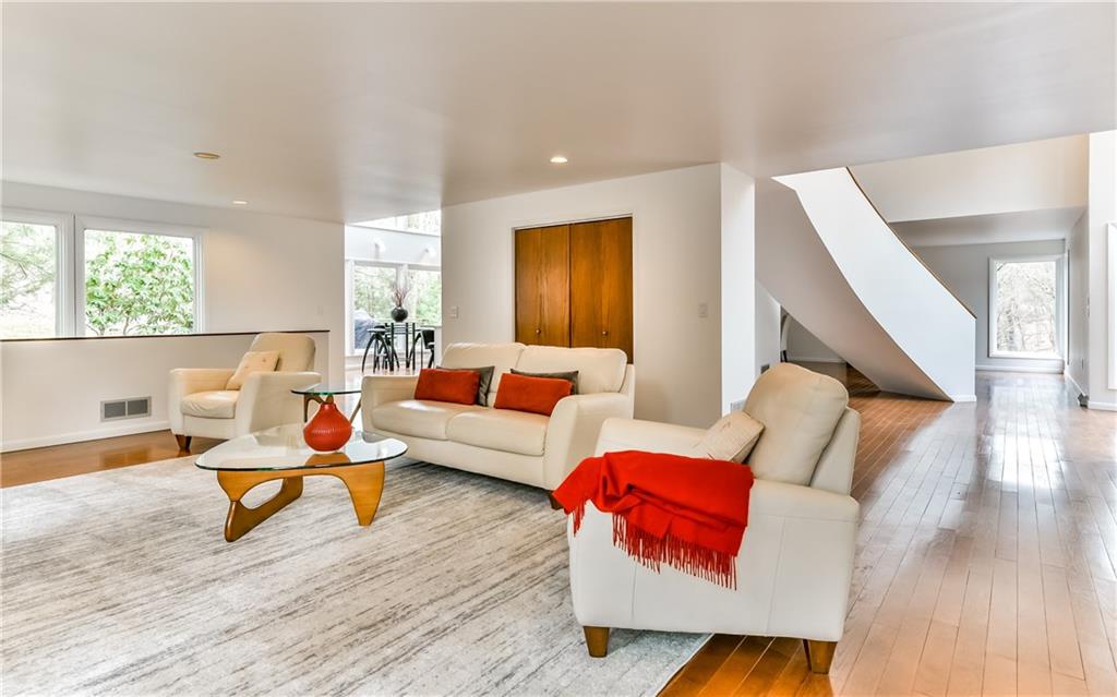 256 Valley Road Wexford, PA 15090 - Photo 4 of 25 Gallery Image 4