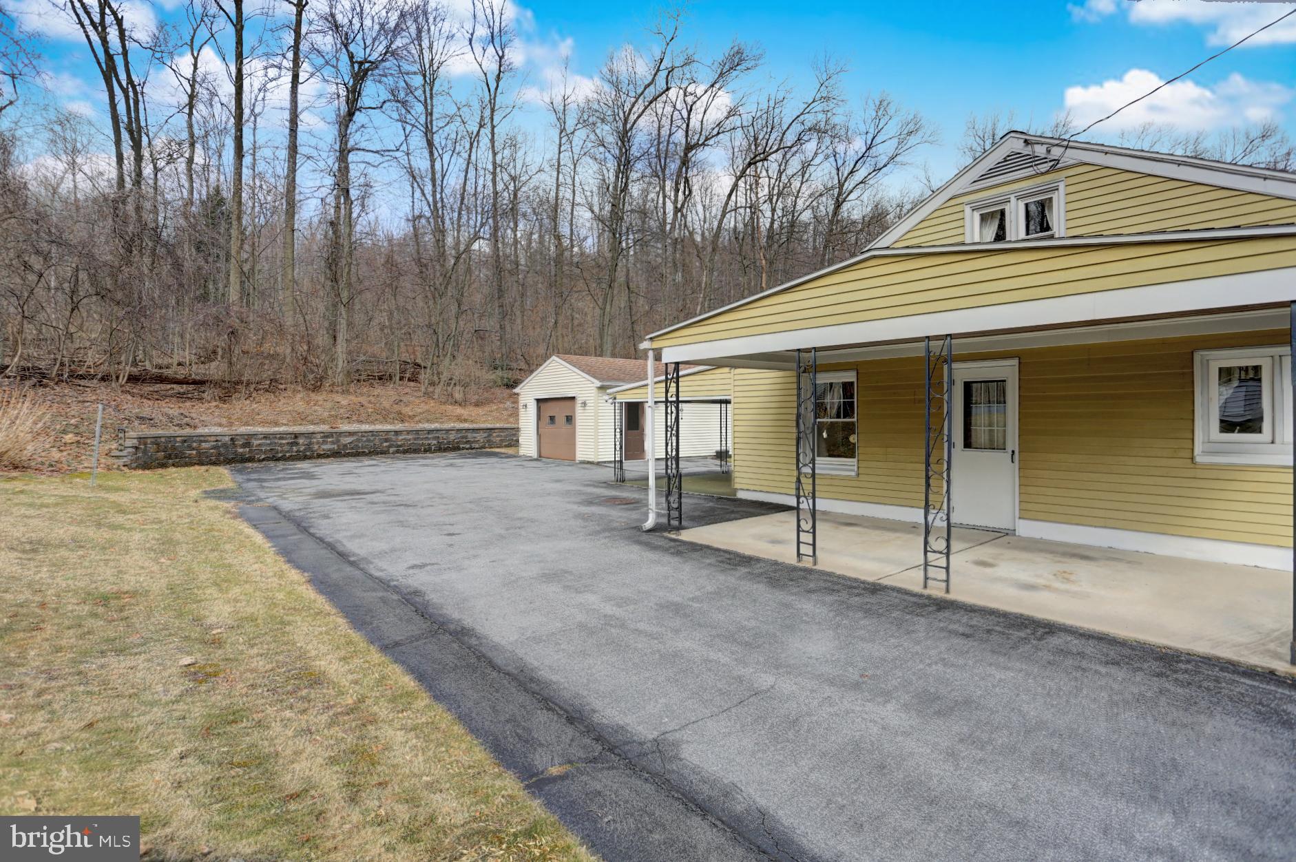 511 Hunters Road Mohnton, PA 19540 - Photo 2 of 39