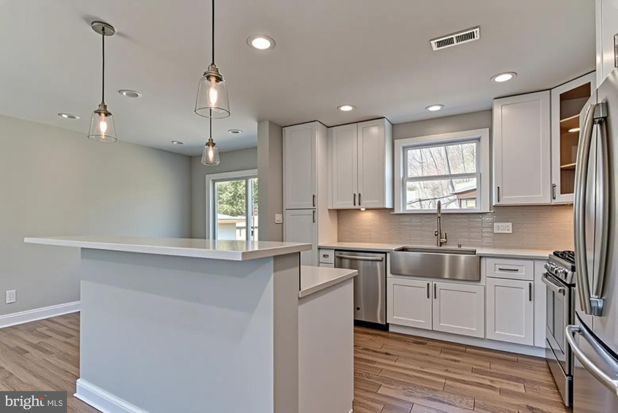 415 Ritchie Parkway Rockville, MD 20852 - Photo 10 of 30
