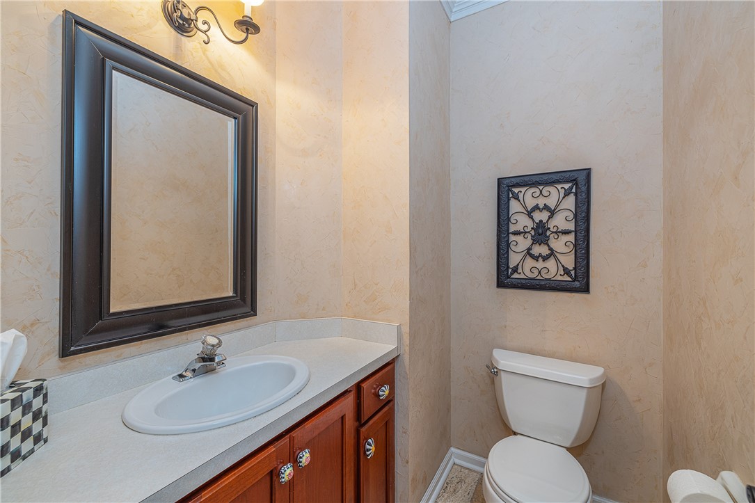 22 Royale Drive Perinton, NY 14450 - Photo 12 of 44