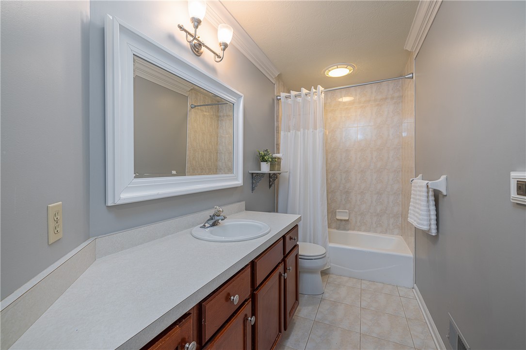 22 Royale Drive Perinton, NY 14450 - Photo 23 of 44