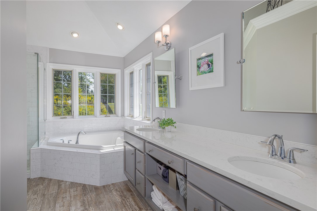 22 Royale Drive Perinton, NY 14450 - Photo 28 of 44