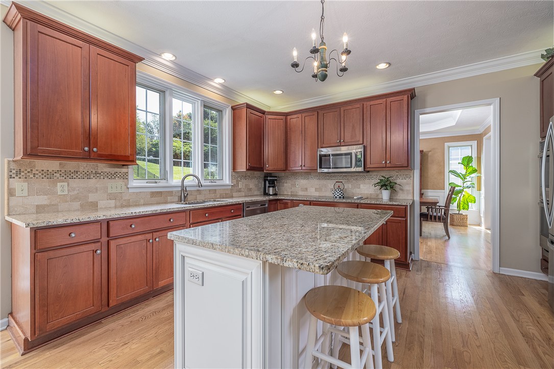 22 Royale Drive Perinton, NY 14450 - Photo 9 of 44