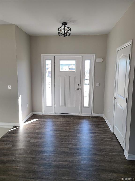 10001 Quarry Ridge Road Clarkston, MI 48346 - Photo 10 of 51