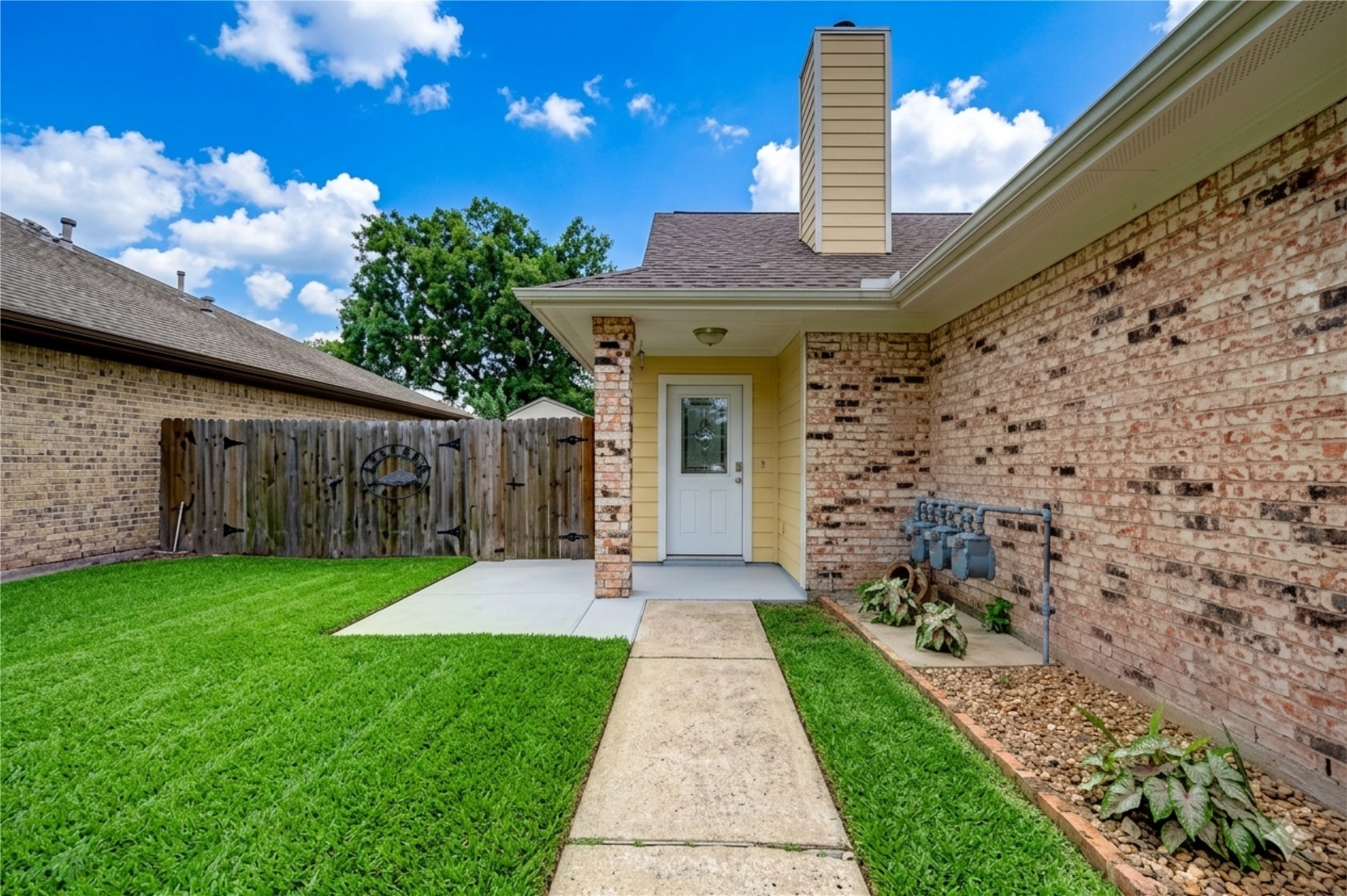 316 North Ranch House Road Angleton, TX 77515 - Photo 3 of 30