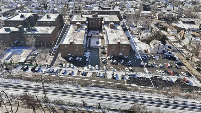 $299,999 | 200 Atlantic Avenue, Unit 226, Lynbrook, NY 11563