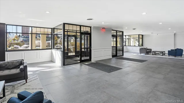 $299,999 | 200 Atlantic Avenue, Unit 226, Lynbrook, NY 11563