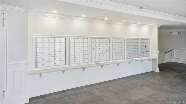 $299,999 | 200 Atlantic Avenue, Unit 226, Lynbrook, NY 11563