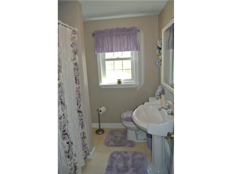 952 Hotel Road Auburn, ME 04210 - Photo 14 of 16 Bathroom.