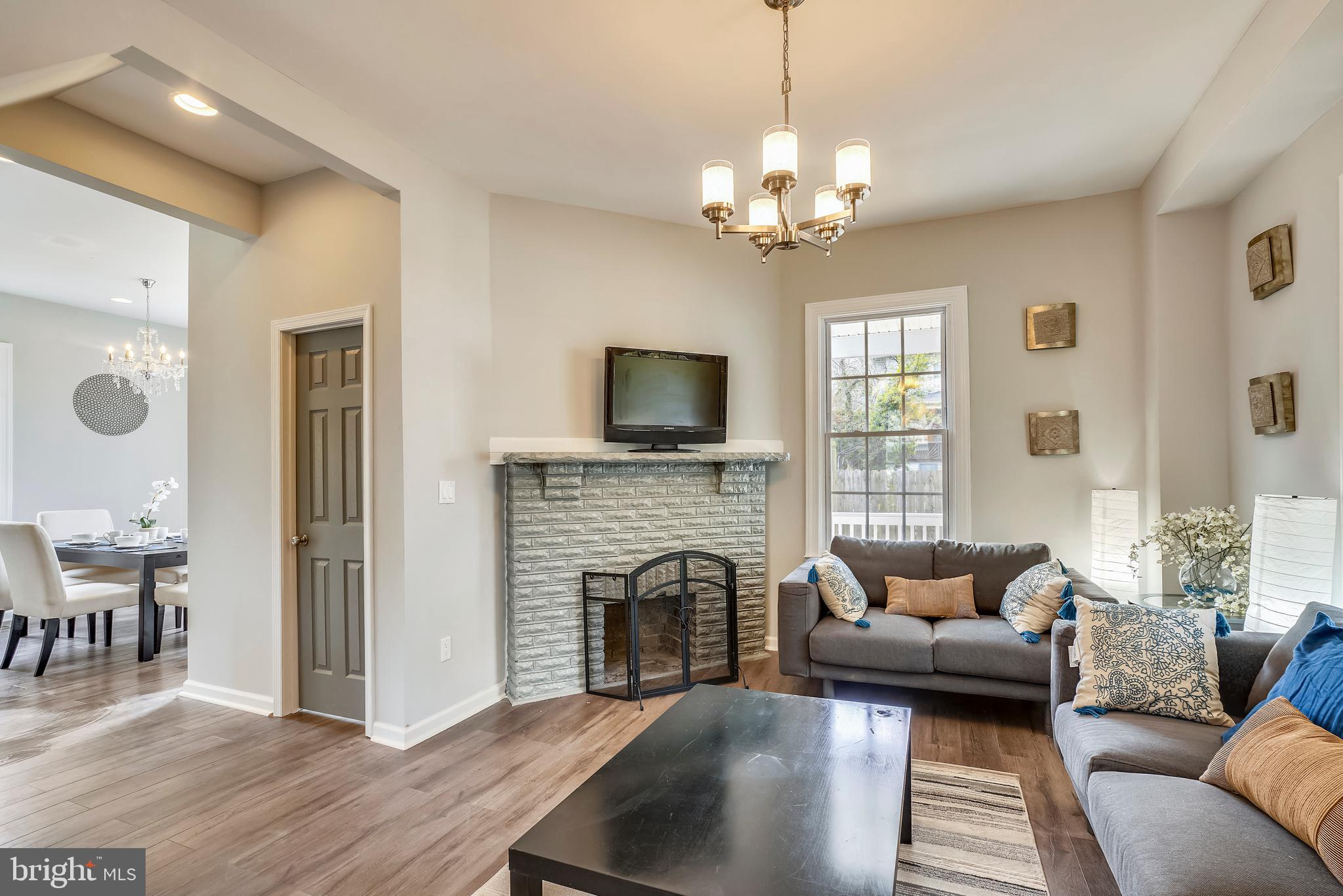 4315 Flowerton Road Baltimore, MD 21229 - Photo 3 of 20