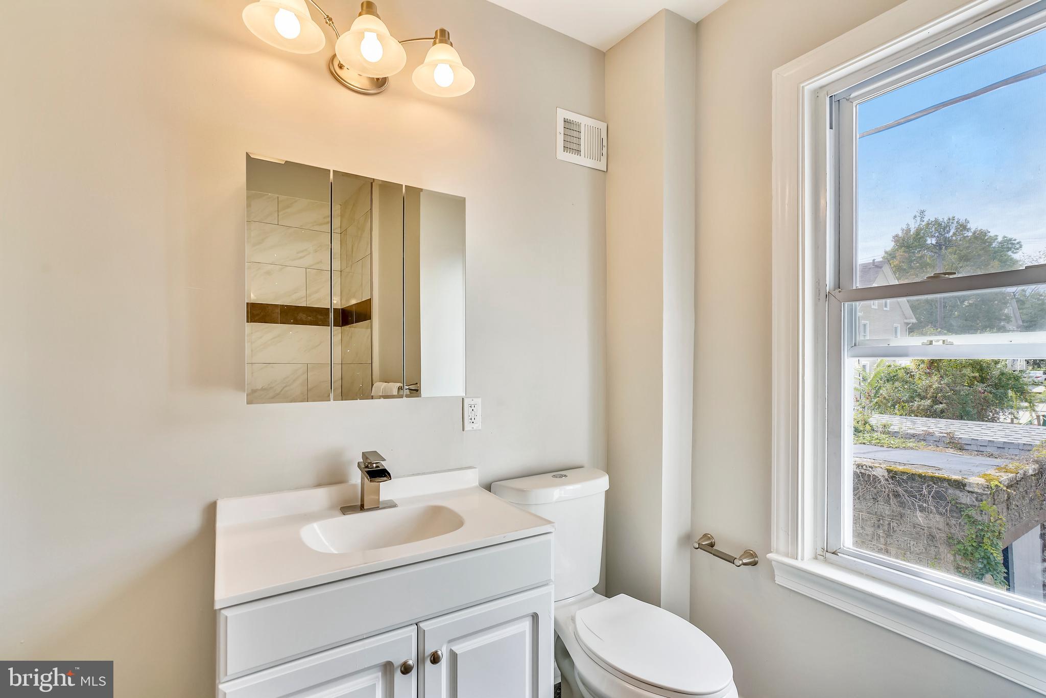 4315 Flowerton Road Baltimore, MD 21229 - Photo 10 of 20